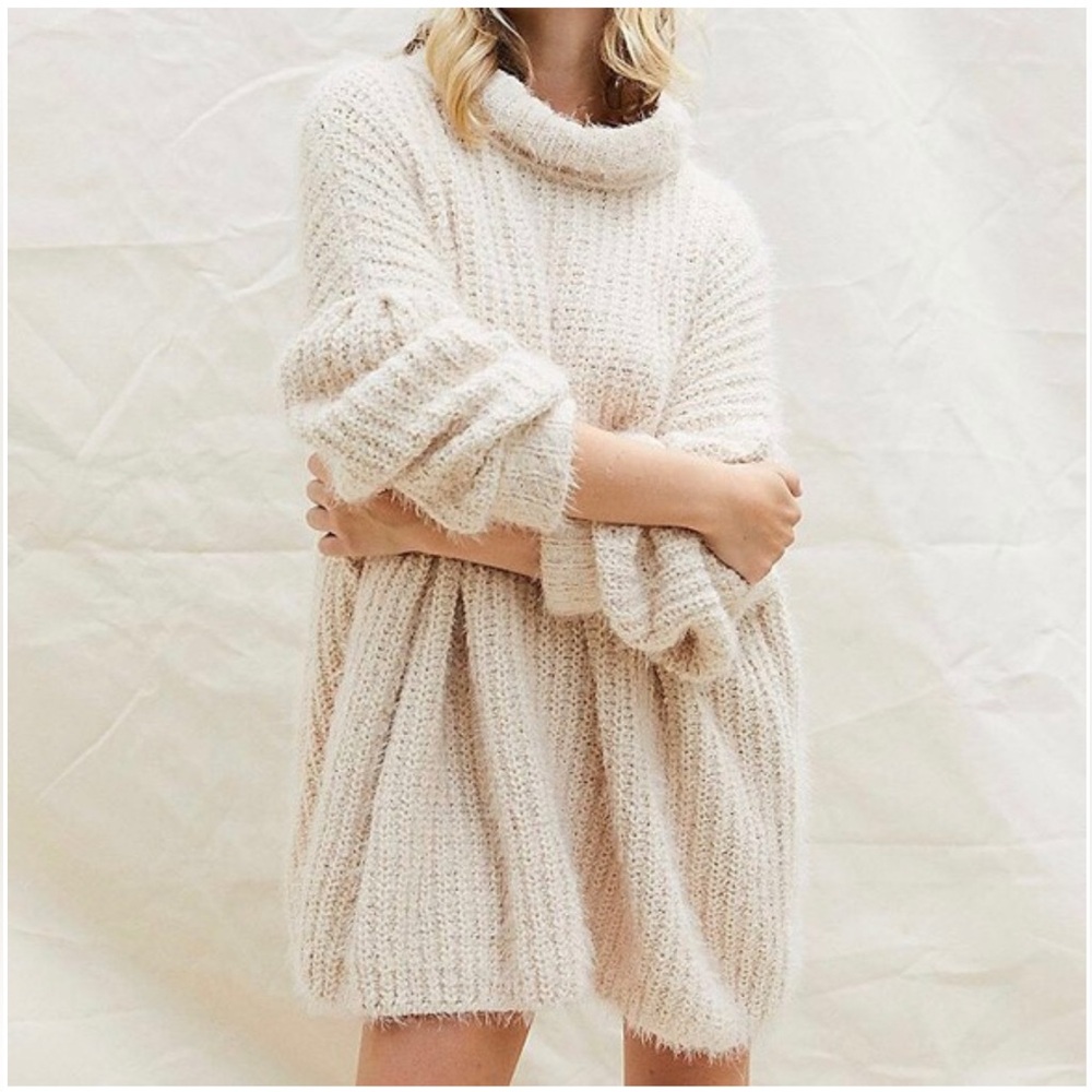 Free People Oasis Tunic Sweater Oversized Cream Fluffy